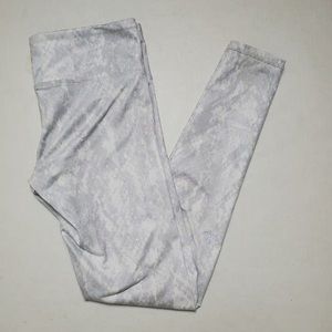 Alo high rise vapor snakeskin white leggings